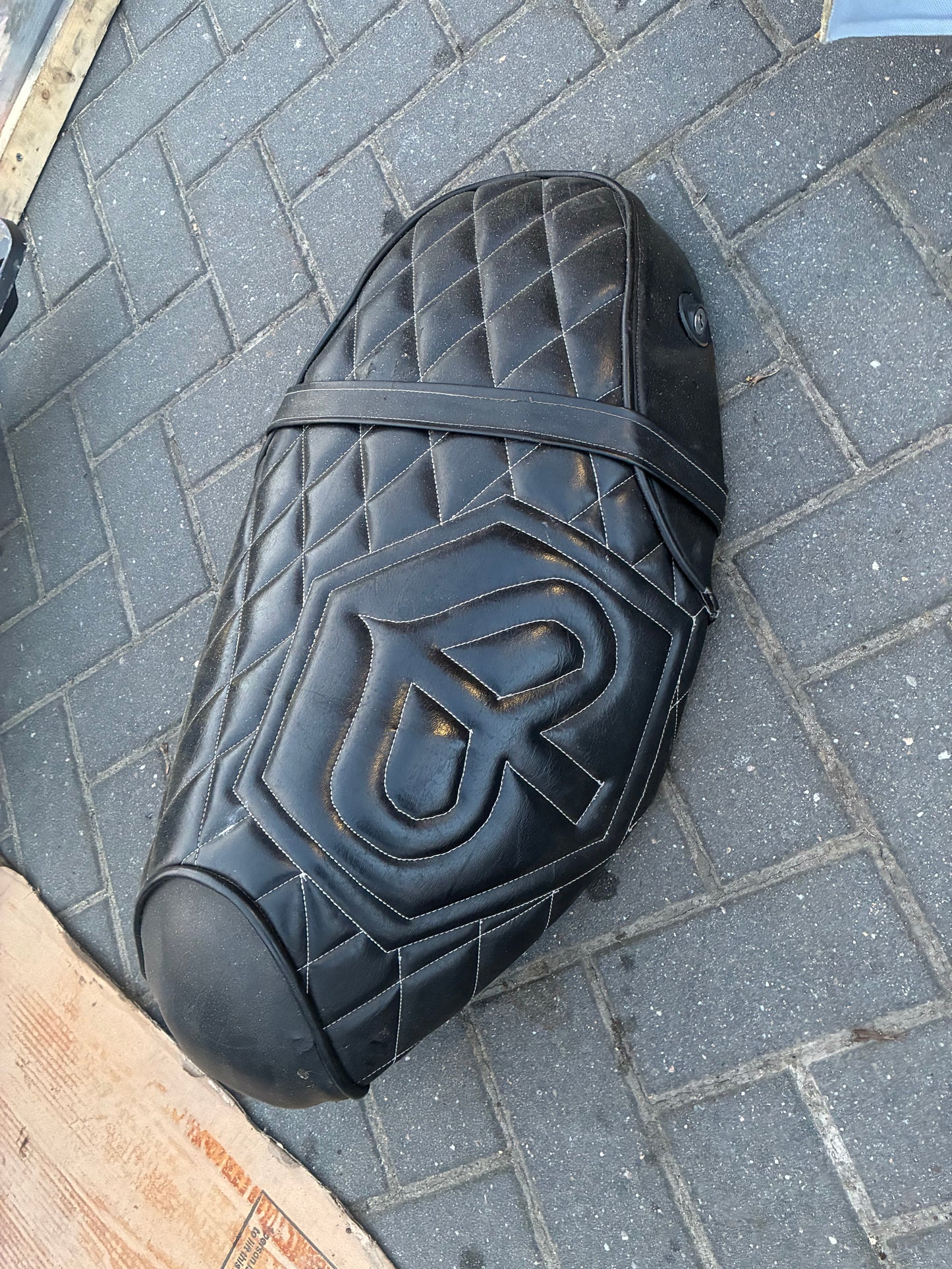 Zip Sp custum zadel
